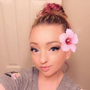 Meet your Posher, Ashlee